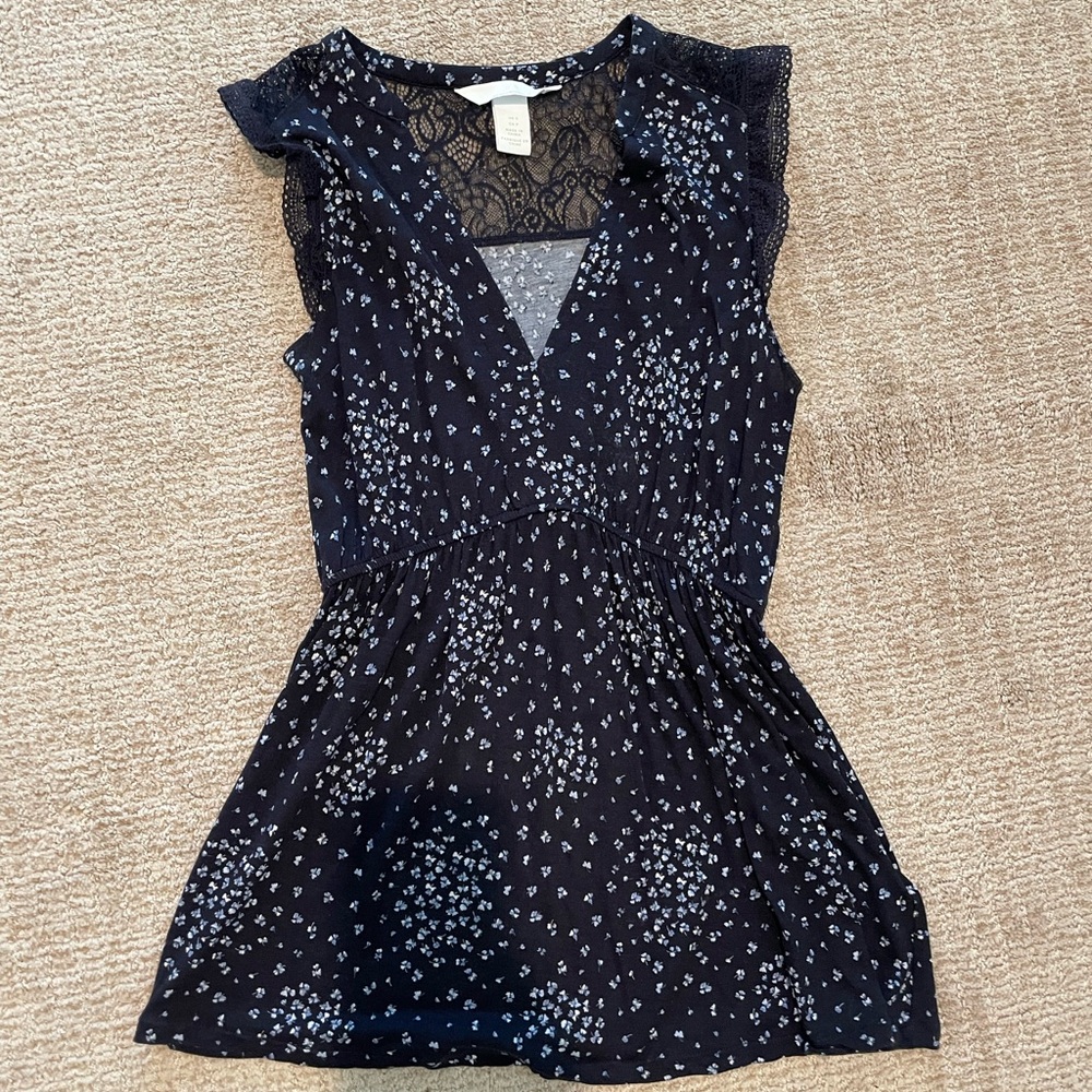 H&M Mama maternity sleeveless top